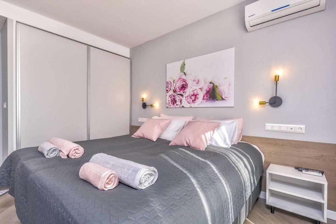 סופיה Rose One Bedroom Designer Apartment In City Centre By Flat Mаnager מראה חיצוני תמונה