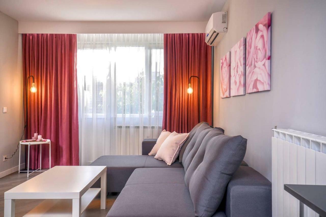 סופיה Rose One Bedroom Designer Apartment In City Centre By Flat Mаnager מראה חיצוני תמונה