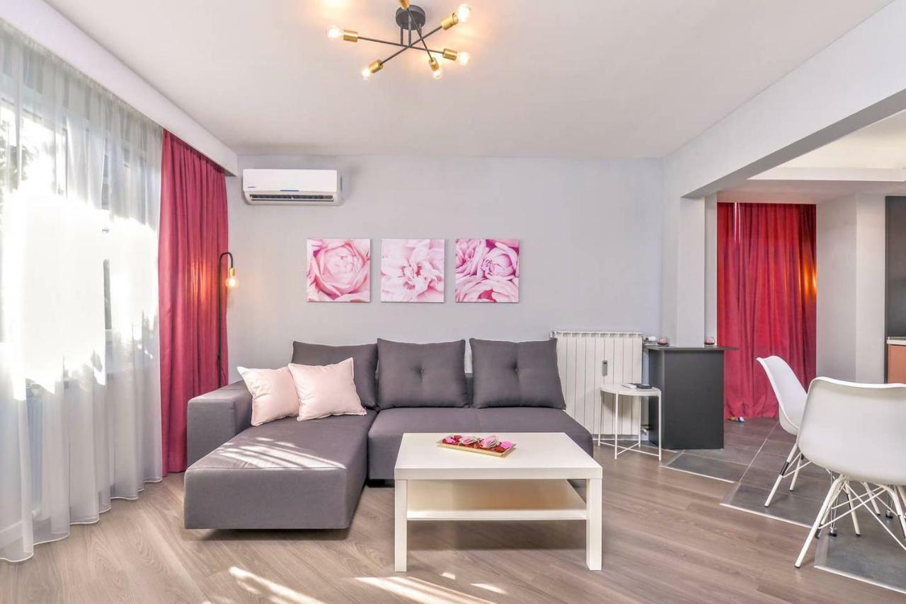 סופיה Rose One Bedroom Designer Apartment In City Centre By Flat Mаnager מראה חיצוני תמונה